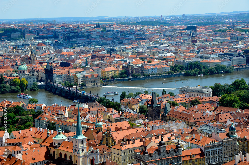 La ville de Prague depuis le château