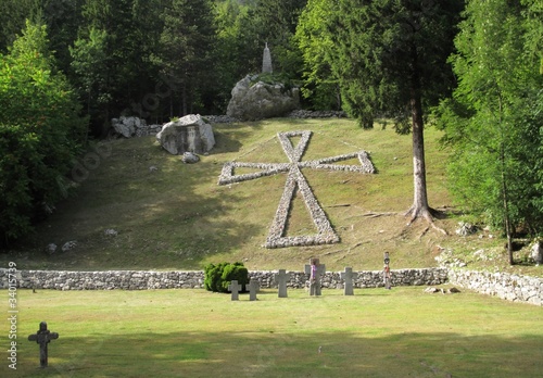 Foto Military cemetery from World War II in valley of Soca