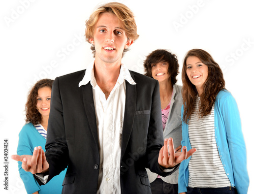 Groupe de lycéens derrière un enseignant photo