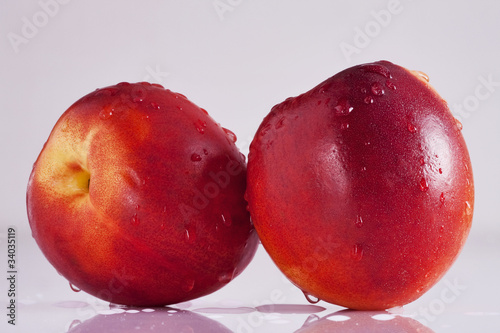 Pesche Noci