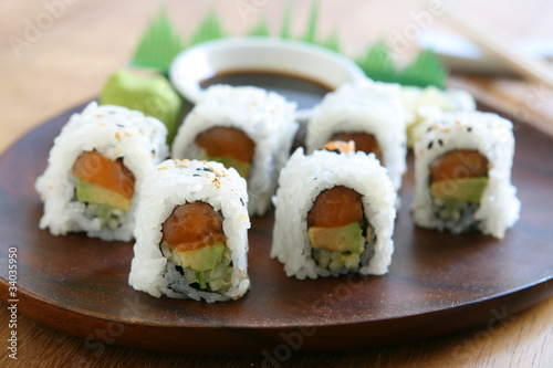 Sushi - Salmon Avocado Roll
