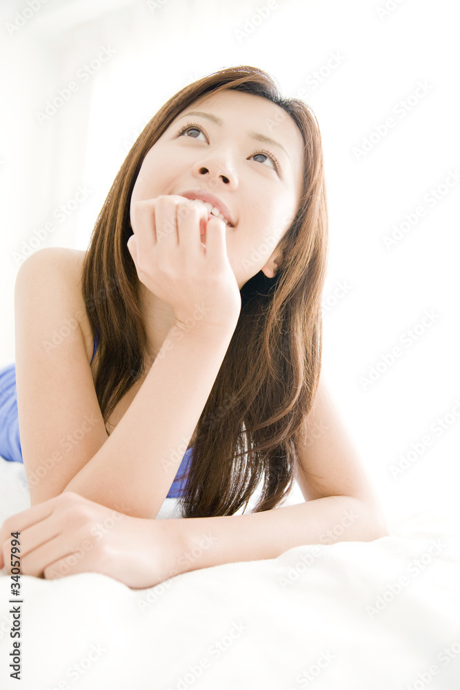笑っている女性