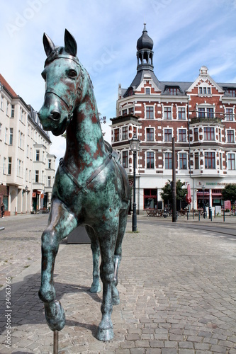 Pferd auf dem Schlossplatz Köpenick 3 photo