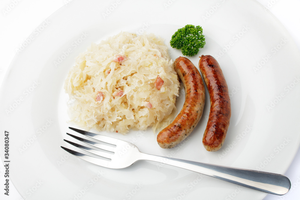 Nürnberger Rostbratwürstchen mit Sauerkraut Nürnberger Rostbratwürstchen mit Sauerkraut