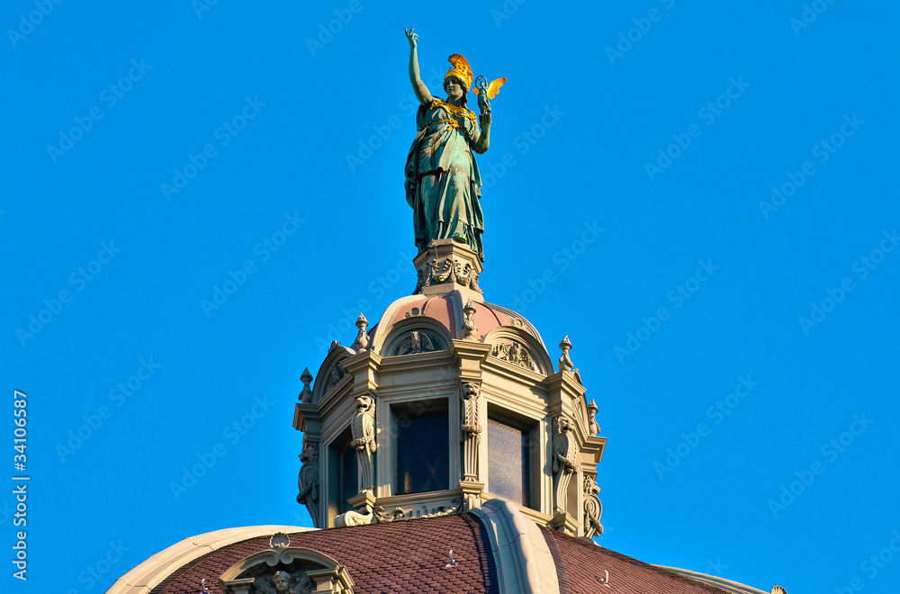 Fototapeta premium Wien Statue auf dem Kunsthistorischem Museum