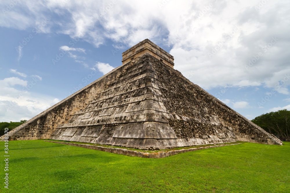 Chichen Itza pyramid in Yucatan - Mexico
