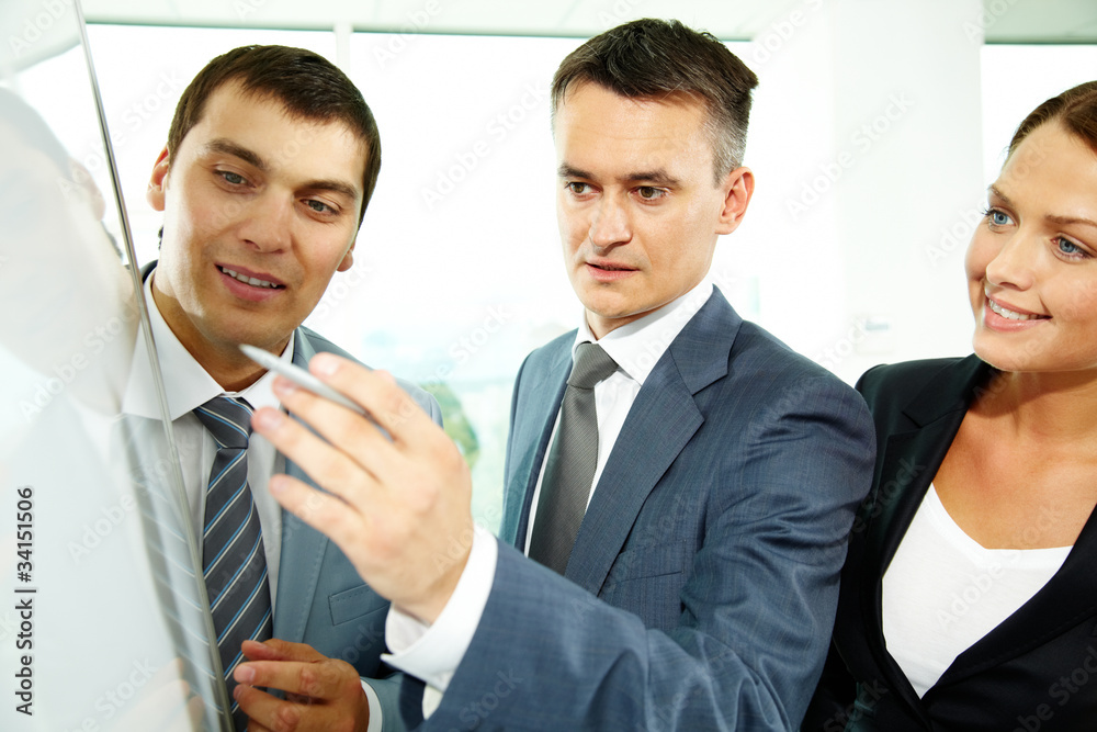 Presenting idea Presenting idea