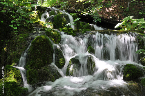 Fototapeta Naklejka Na Ścianę i Meble -  Waterfall in Plitvice 3