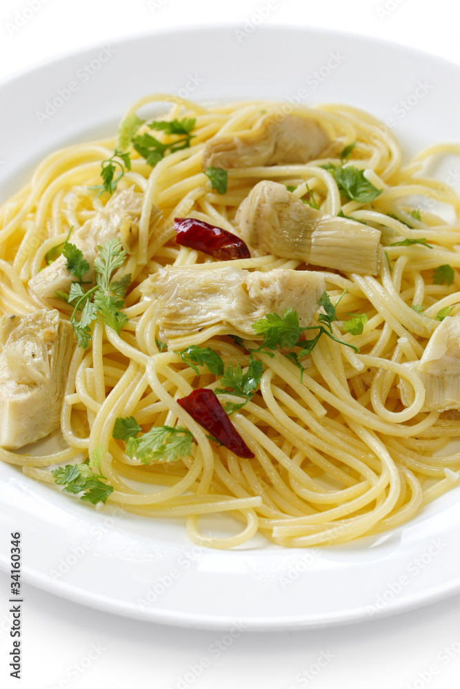 spaghetti with artichoke hearts , italian pasta dish