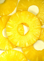 Keuken achterwand Plakjes fruit Tropische ananas vruchten stilleven  © Stillfx