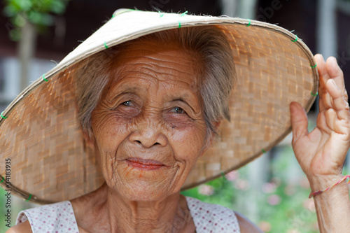 Portrait alte asiatische Frau - Vietnam photo