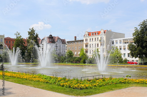 Obraz na płótnie Cottbus, Stadtpark mit Wasserspiele w salonie