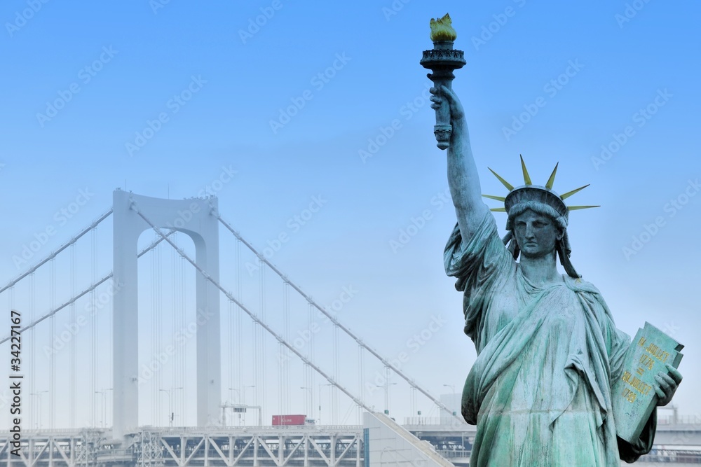 Fototapeta premium Replica of the Statue of Liberty, Tokyo