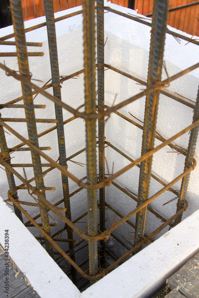 Fototapeta premium Kolumna izolowana styropianem