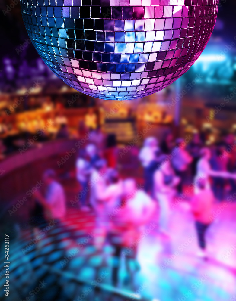 Tańcząca pod kulą lustro disco #34262117 - Do Dyskoteki - FotoObrazy