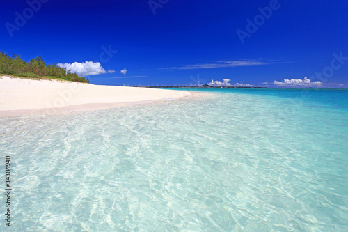 水納島の澄んだ美しい海