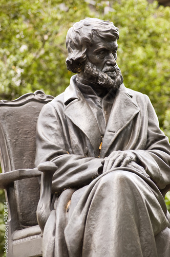 Thomas Carlyle statue