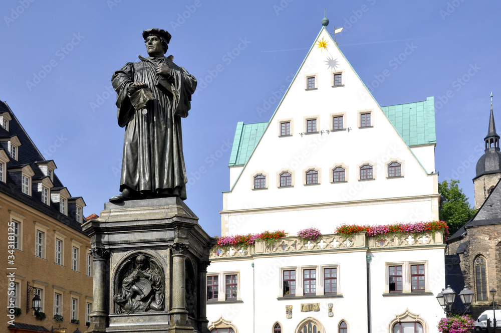 Eisleben Lutherdenkmal auf dem Marktplatz