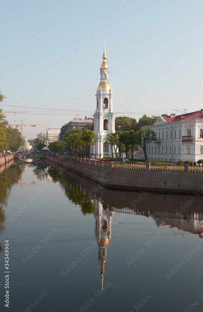 Колокольня Никольского  собора летним утром. Санкт-Петербург