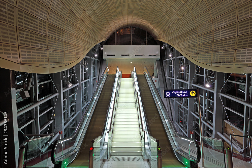 Fototapeta premium Dubai Metro Station, United Arab Emirates