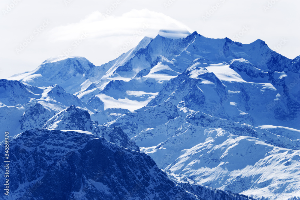 Obraz premium Panoramic view of mountains peak