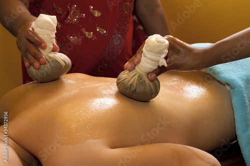 traditional indian ayurvedic oil massage