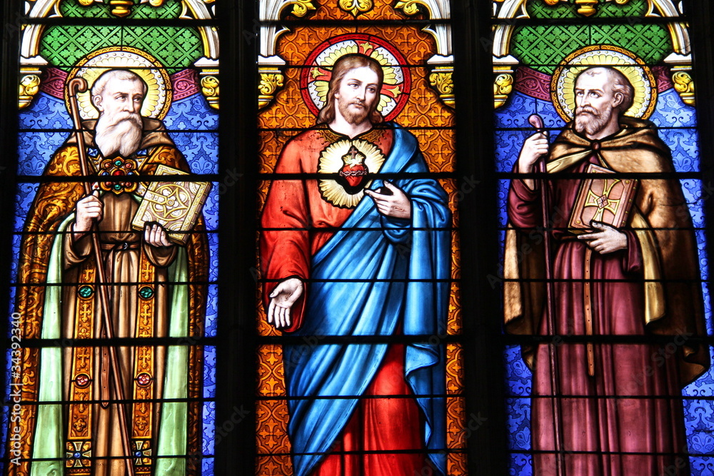 Vitrail de l'église Saint-Seine à Corbigny en Bourgogne	