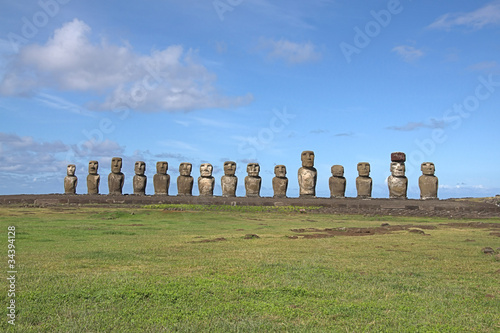 Ahu Tongariki photo