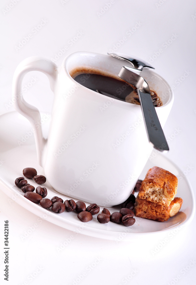 Obraz premium Czarna kawa i kruche ciastka