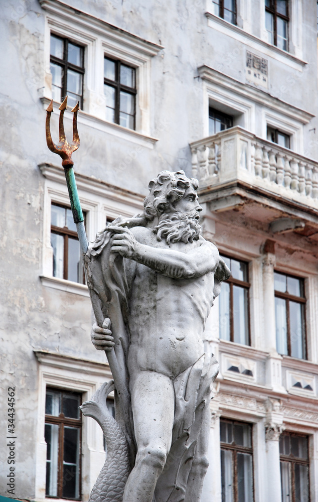 Brunnen mit Neptun Skulptur