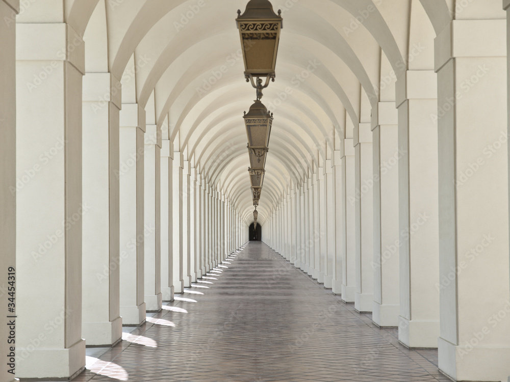 Obraz premium Pasadena City Hall Courtyard Arches