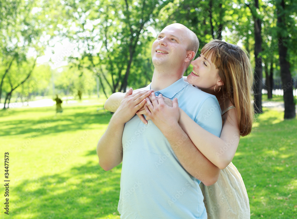 Obraz premium Young couple in the park