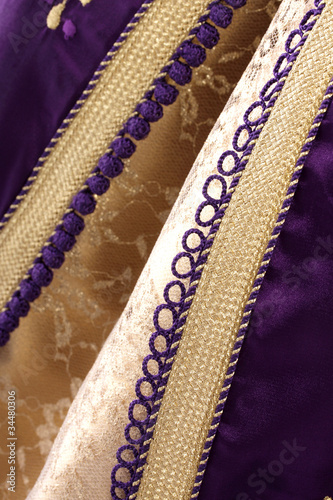 Fotografie détail tissu cafatan marocain mauve