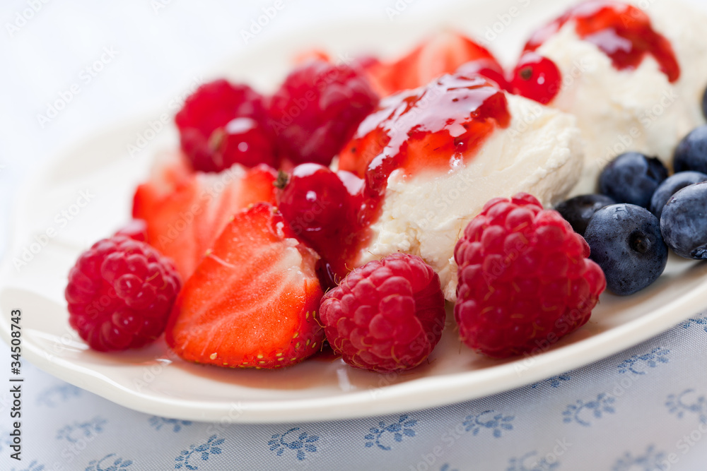 Fruit dessert with mascarpone Fruit dessert with mascarpone