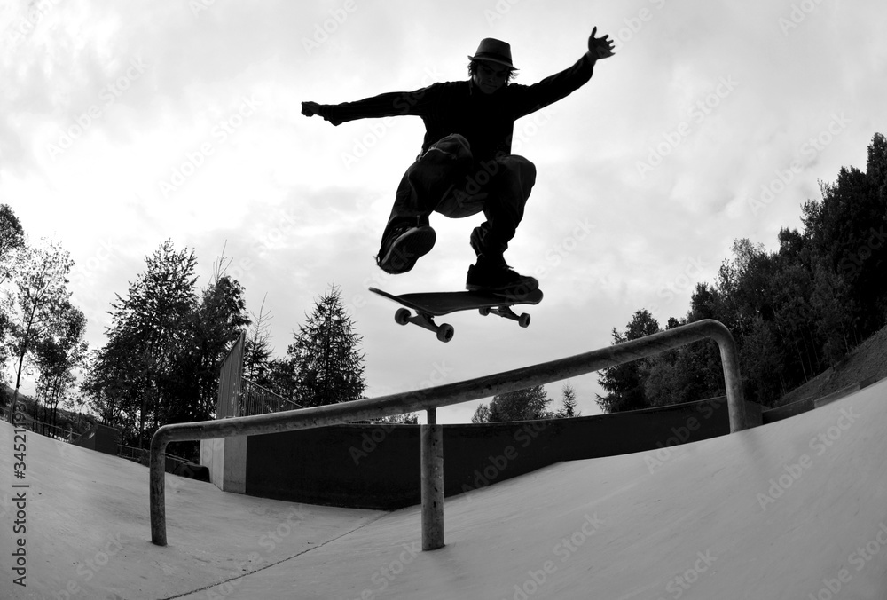 Photographie skateboarding silhouette - Acheter-le sur Europosters.fr