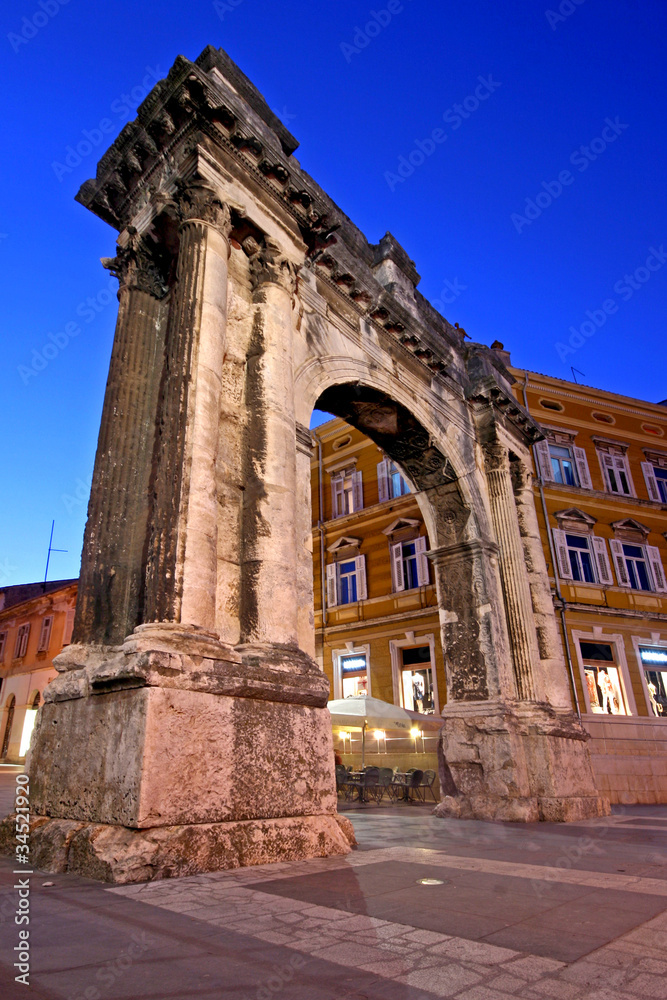 Arch of the Sergeii on Portarata square