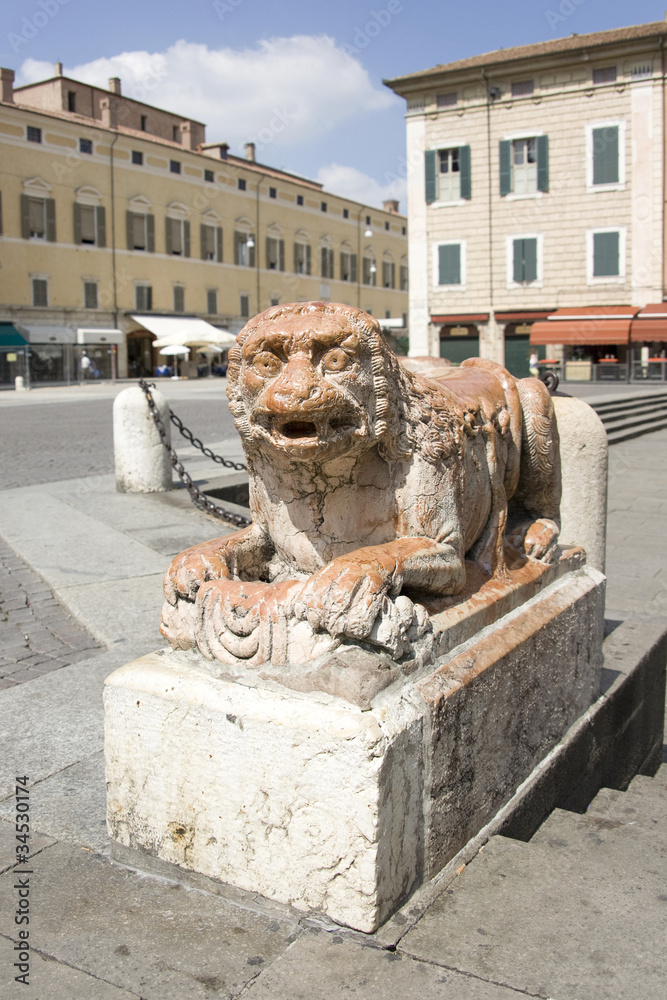 lion of marble in ferrara