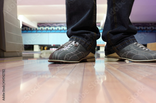 Special leather boots for bowling on feet © Pavel Losevsky
