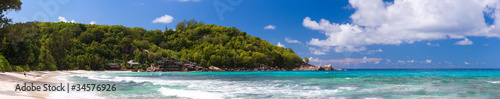 Perfect beach in Seychelles © BlueOrange Studio