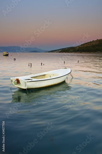 white boat © emershot