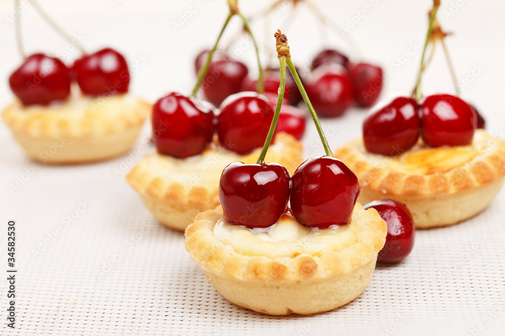 tart with cherries