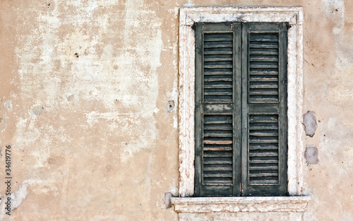 Old window © Minerva Studio