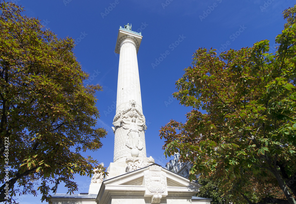 Paris, colonne saint Louis à  Nation