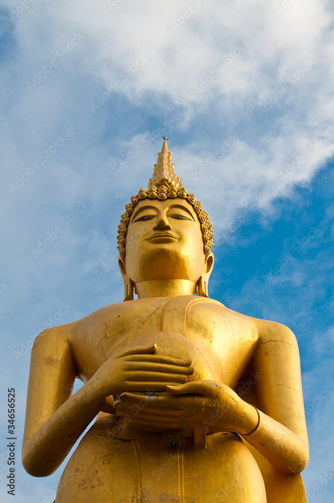 Golden Buddha statue Golden Buddha statue