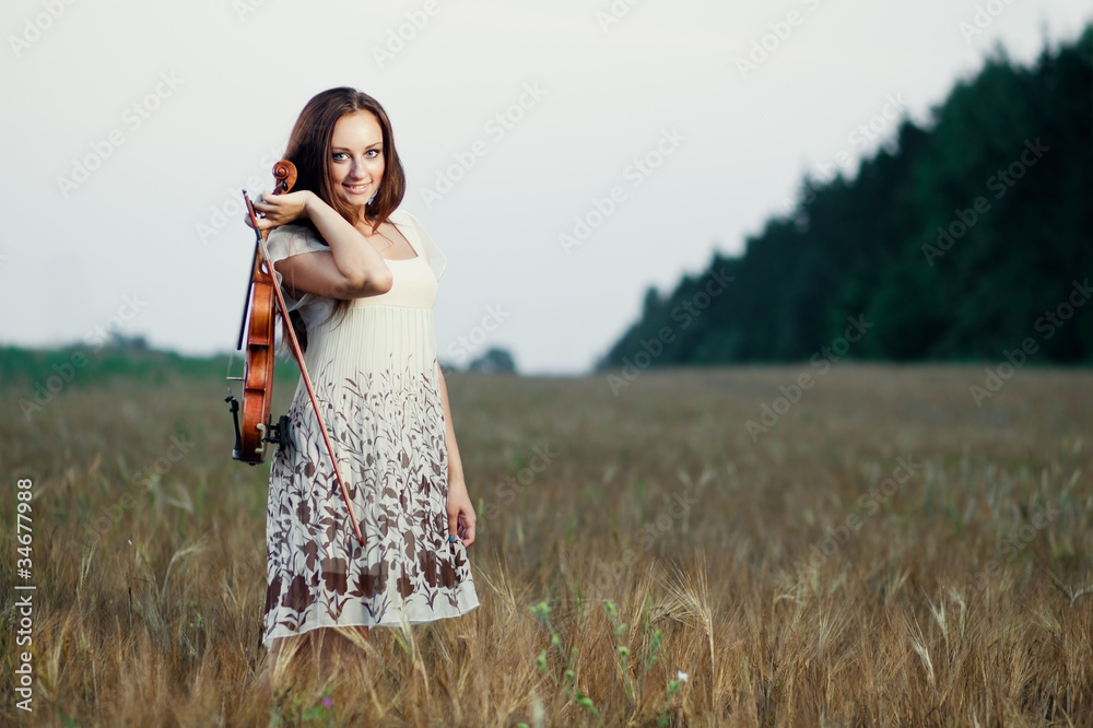 Young girl with violin