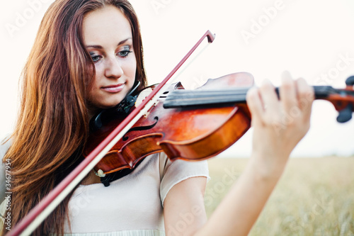 Young girl with violin