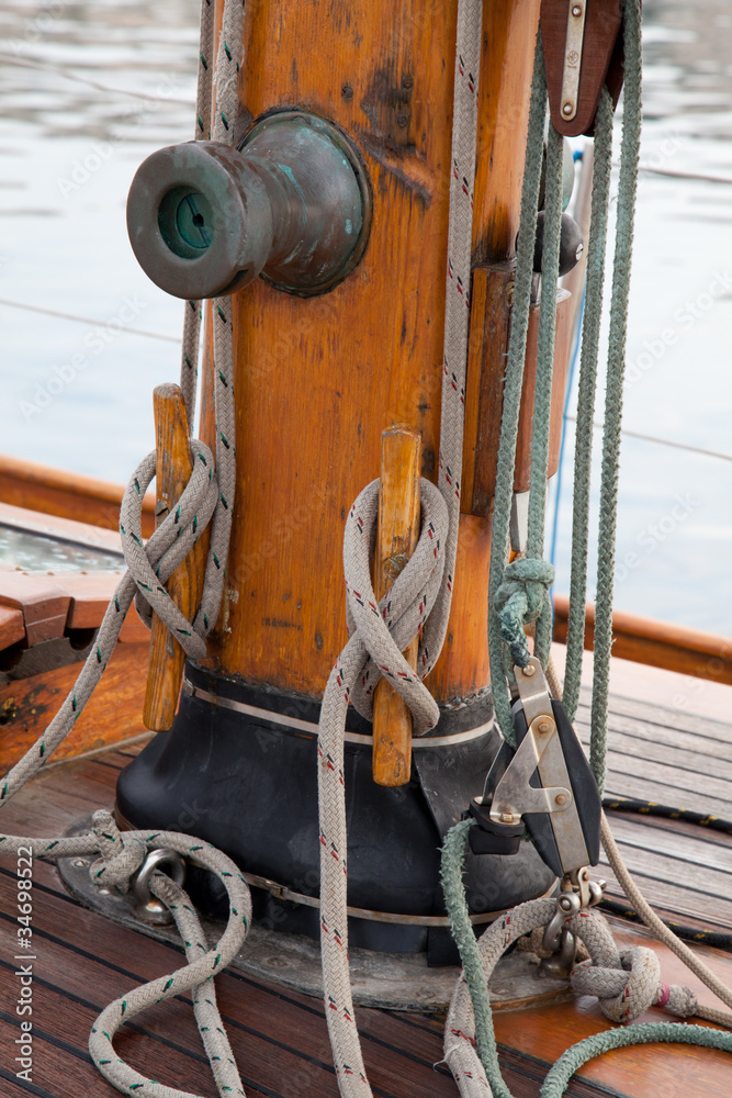 Obraz premium Tauwerk eines alten Schiffes