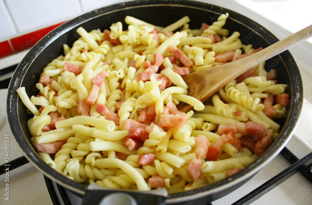 cuisson de pâtes aux lardons cuisson de pâtes aux lardons