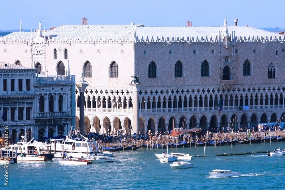 doge's palace facade in venice