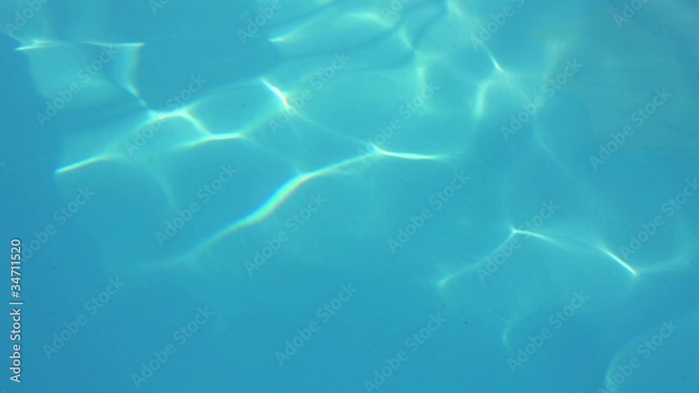 acqua onde cristallina piscina